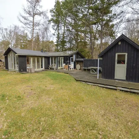 Three-bedroom Holiday In Rørvig