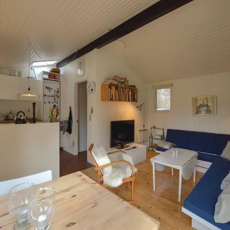 Three-bedroom Holiday In בית נופש